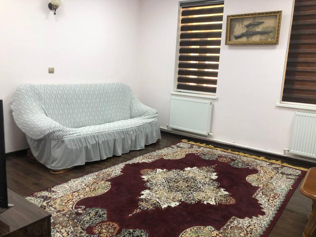 Hotel Admiral à Termez Extérieur photo