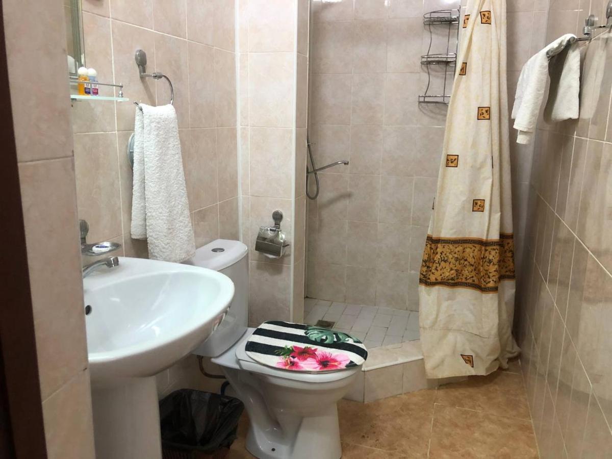 Hotel Admiral à Termez Extérieur photo