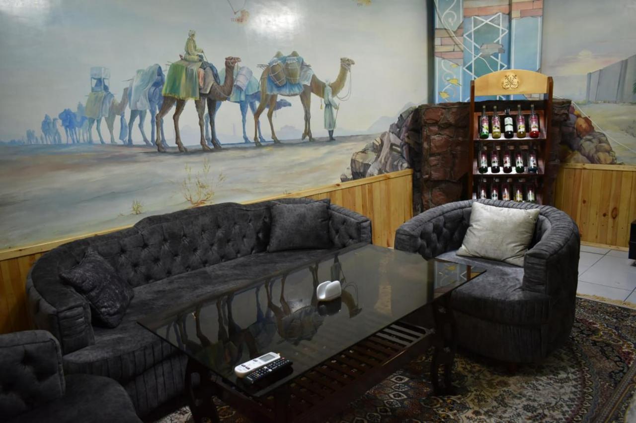 Hotel Admiral à Termez Extérieur photo